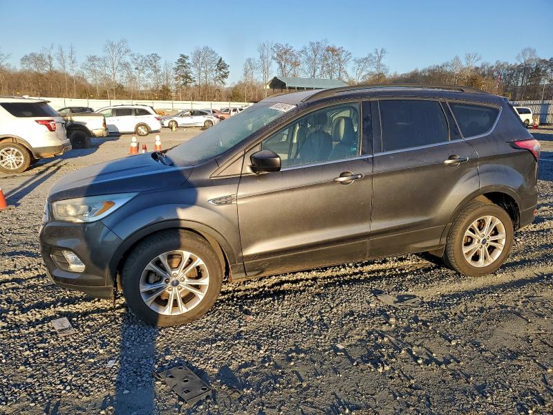 2017 FORD ESCAPE SE — VIN 1FMCU0GD2HUC73242