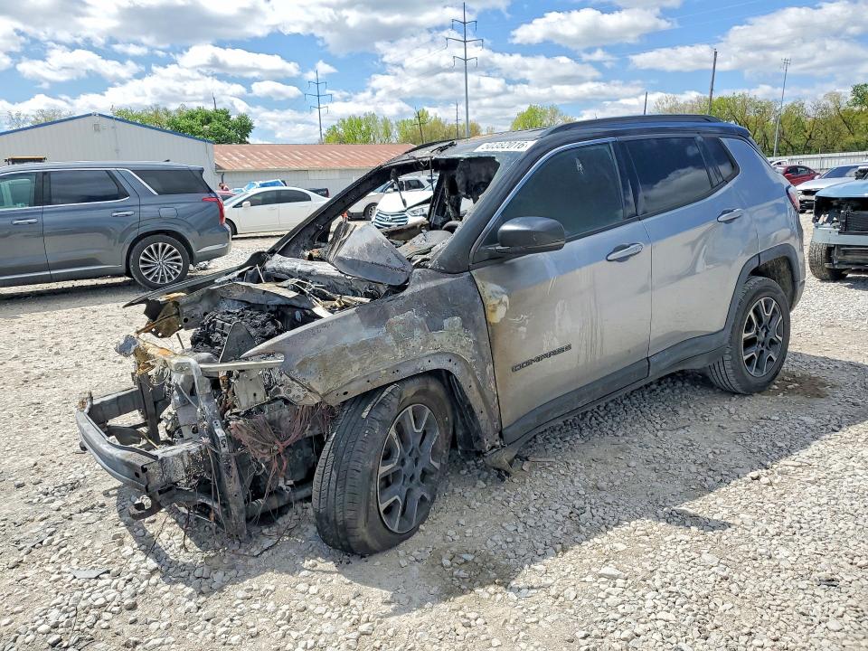 2019 JEEP COMPASS — VIN 3C4NJDDB8KT671038