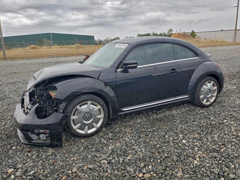2018 VOLKSWAGEN BEETLE SE — VIN 3VWJD7ATXJM726907