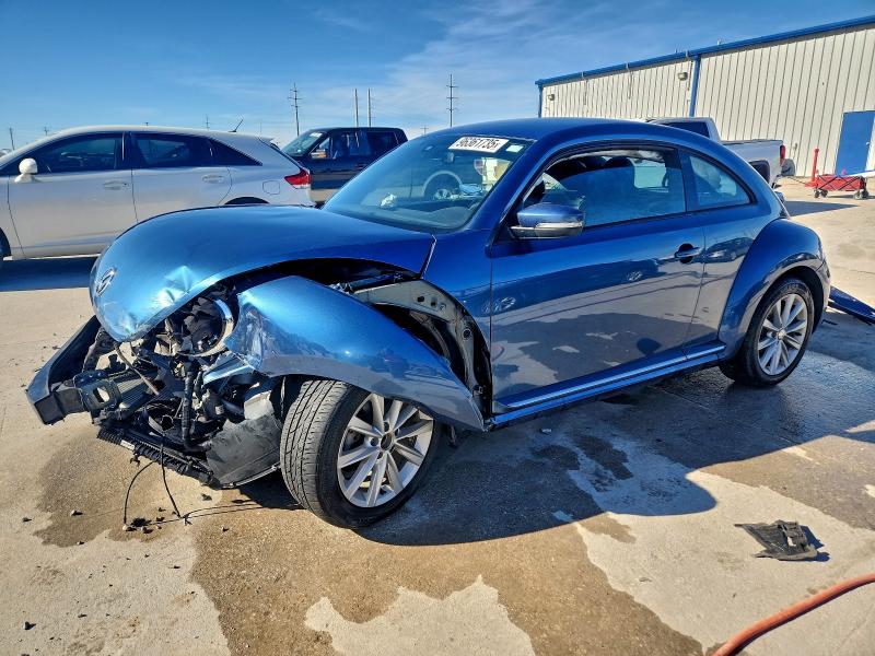2018 VOLKSWAGEN BEETLE — VIN 3VWFD7AT4JM708196