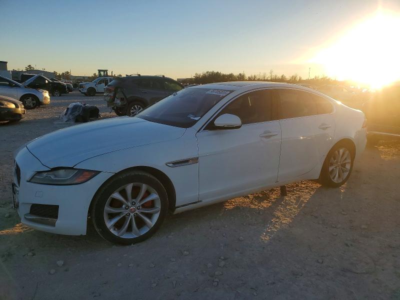 2017 JAGUAR XF PREMIUM — VIN SAJBD4BN6HCY42639