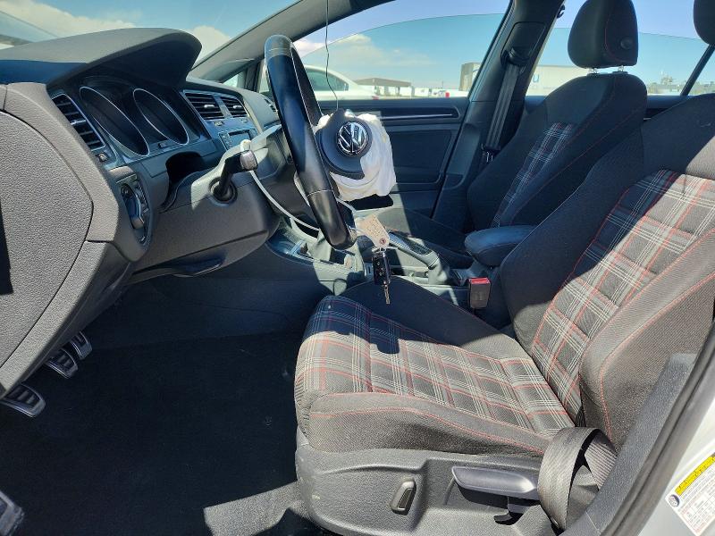3VW5T7AU0FM076294