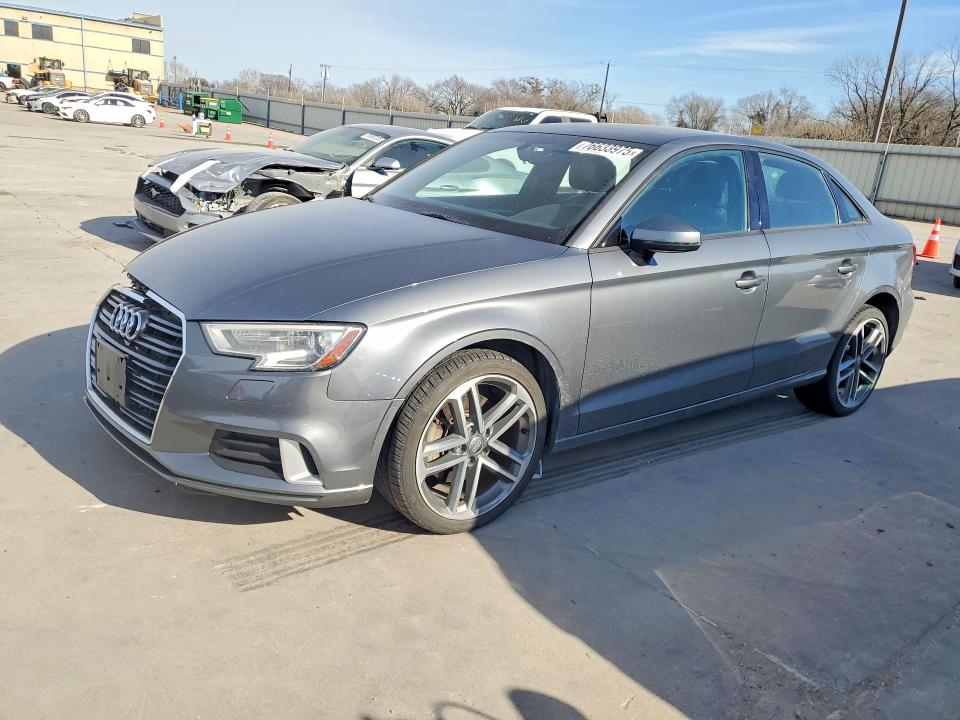 2018 AUDI A3 — VIN WAUAUGFF9J1038137
