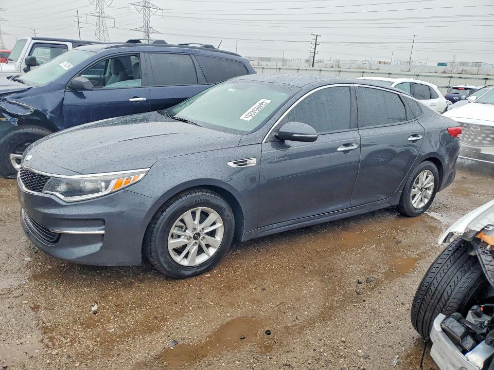 2017 KIA OPTIMA — VIN 5XXGT4L30HG153703
