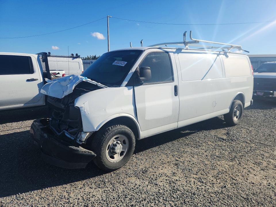 2017 CHEVROLET EXPRESS G2 — VIN 1GCWGBFG5H1145563