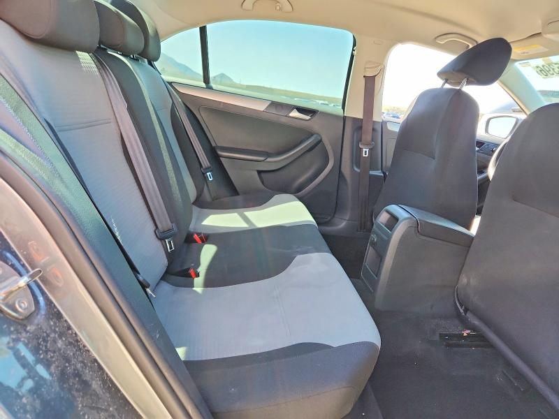 3VW2B7AJ7HM314527