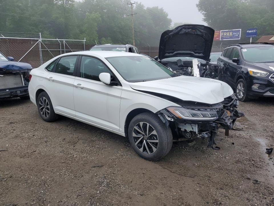 3VW5X7BU0SM070900