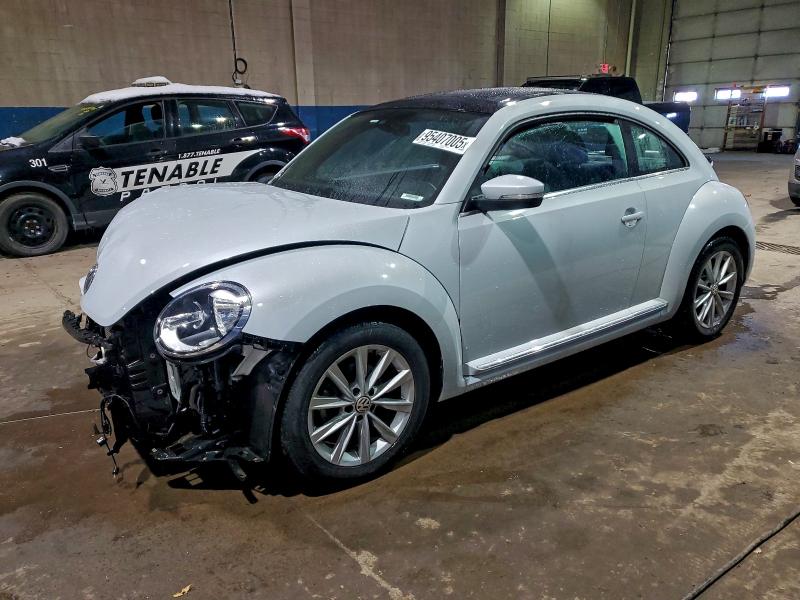 2018 VOLKSWAGEN BEETLE SE — VIN 3VWJD7AT4JM701338