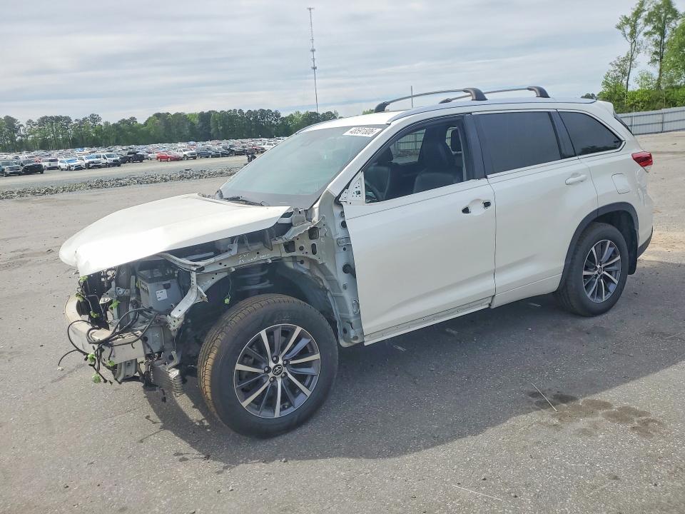 2018 TOYOTA HIGHLANDER XLE AWD — VIN 5TDJZRFH0JS543083