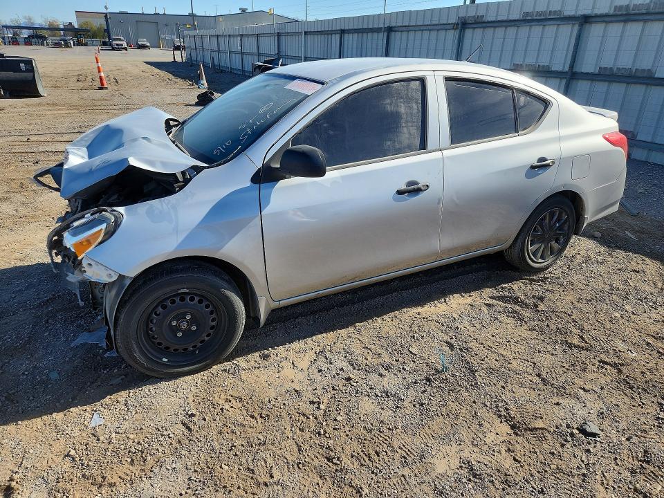 2015 NISSAN VERSA — VIN 3N1CN7AP2FL926031