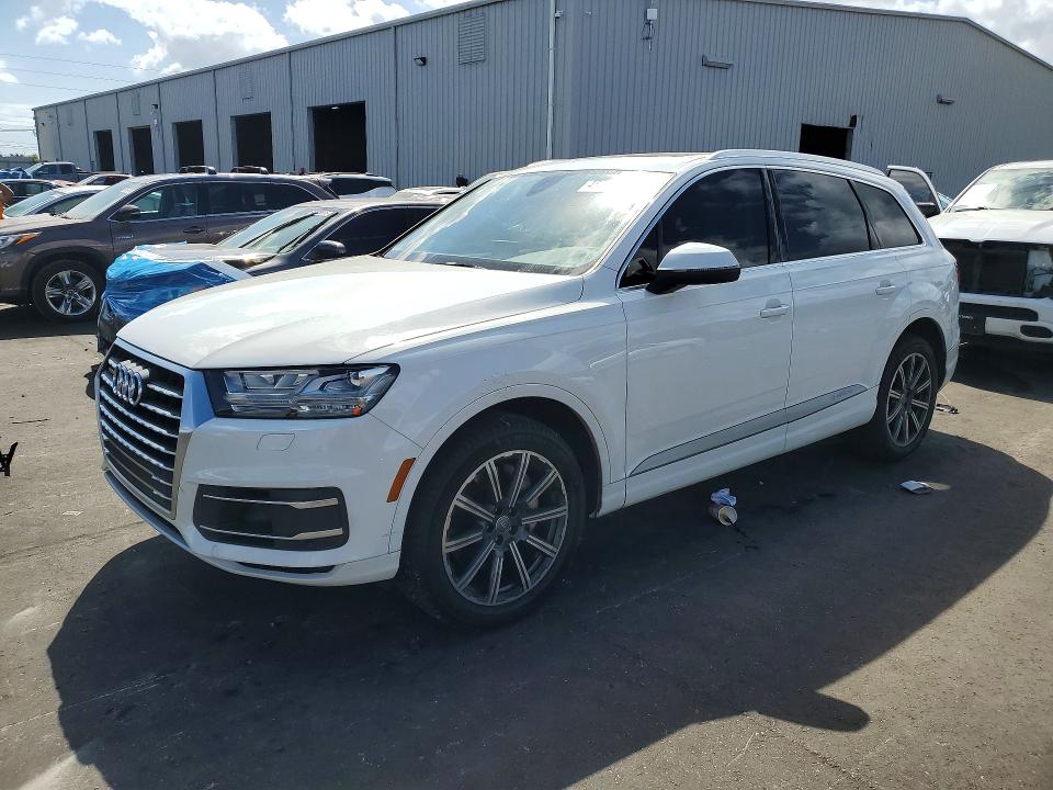 2017 AUDI Q7 — VIN WA1LAAF73HD022898