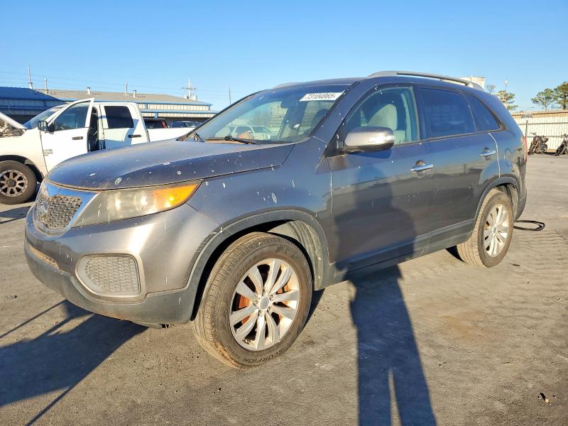 2011 KIA SORENTO BA — VIN 5XYKT4A21BG102797