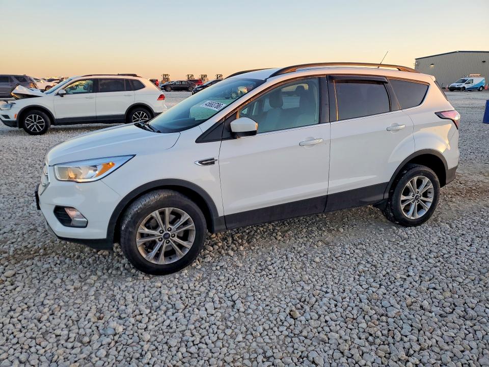 2018 FORD ESCAPE — VIN 1FMCU9GD0JUD34744
