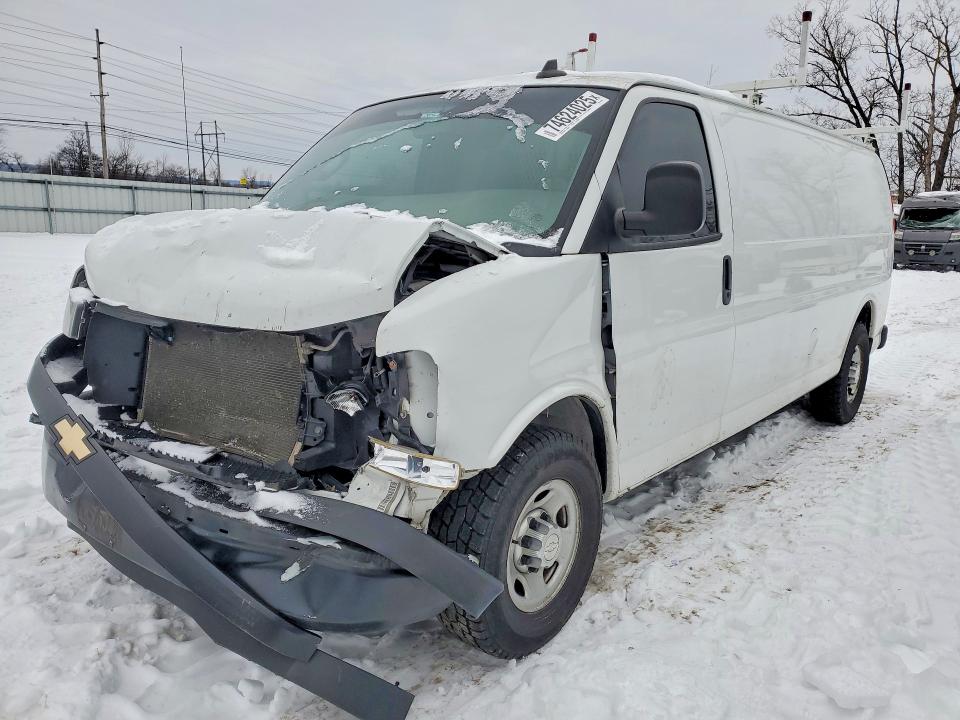 2018 CHEVROLET EXPRESS G2500 — VIN 1GCWGBFP7J1256928