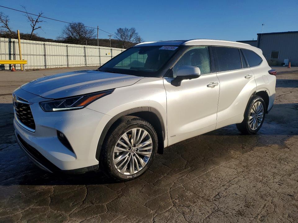 2024 TOYOTA HIGHLANDER HYBRID — VIN 5TDEBRCH3RS620180