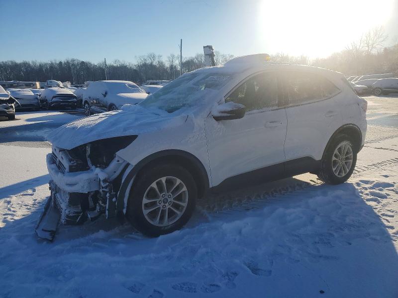 2022 FORD ESCAPE SE — VIN 1FMCU9G60NUB10574