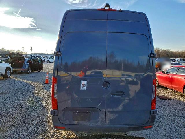 WD4PF1CD8KP128195