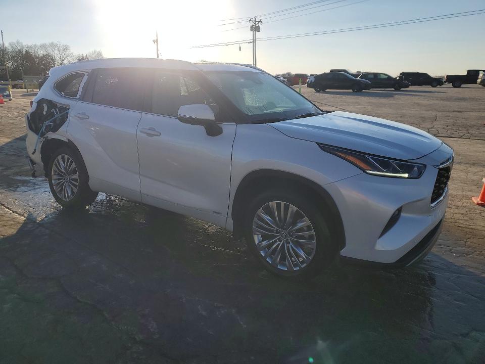 5TDEBRCH3RS620180