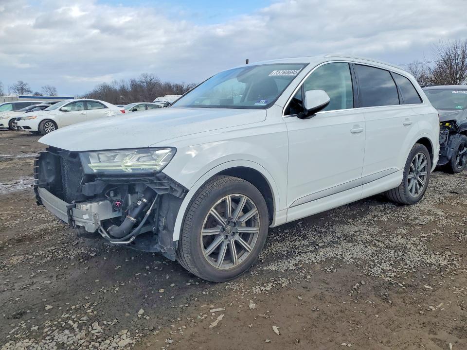 2019 AUDI Q7 — VIN WA1LHAF75KD047319