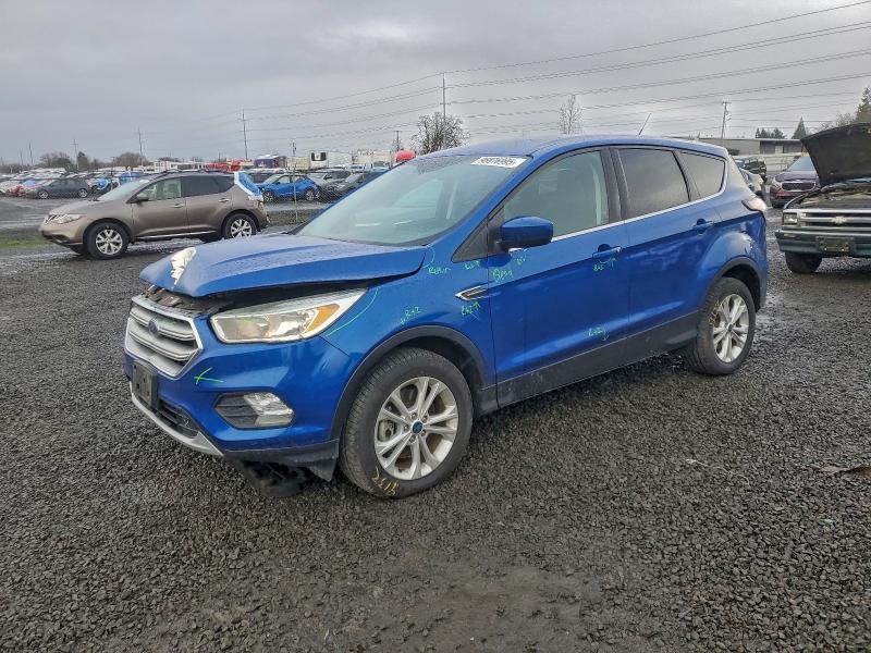 2017 FORD ESCAPE SE — VIN 1FMCU9G92HUE97949