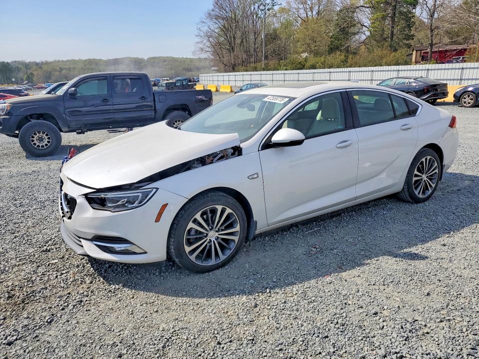 2018 BUICK REGAL — VIN W04GP6SX5J1158962