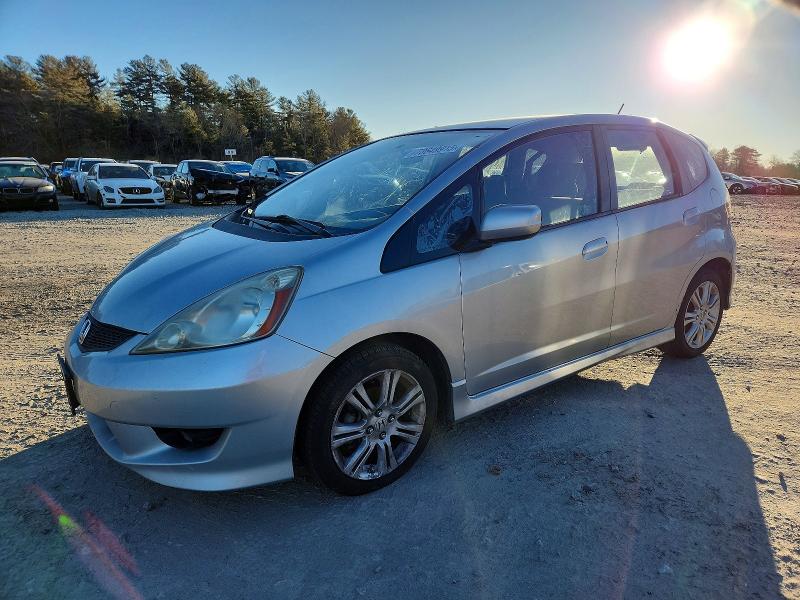 2011 HONDA FIT SPORT — VIN JHMGE8H50BC022756