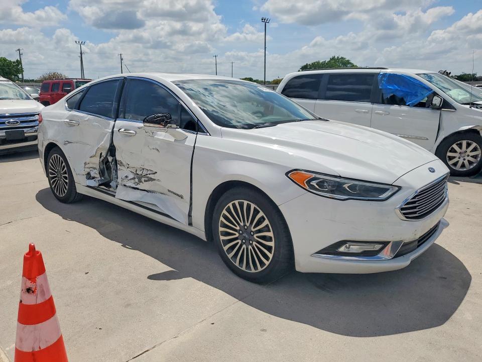 3FA6P0RU4JR116921