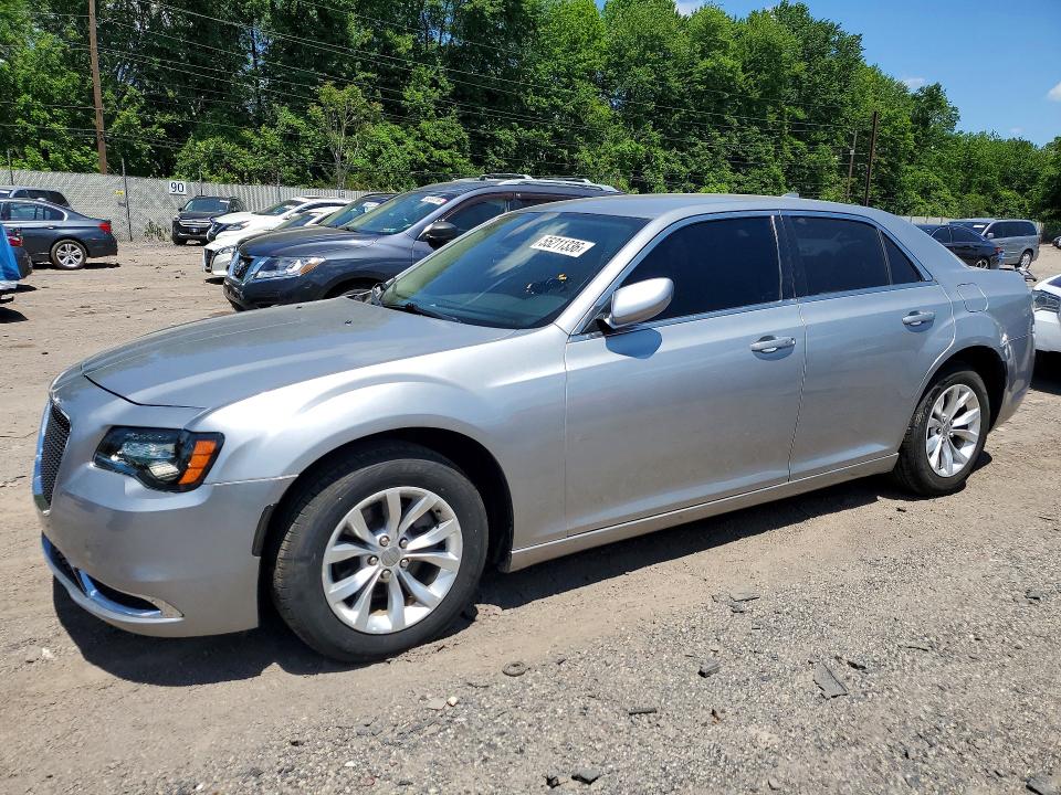 2015 CHRYSLER 300 — VIN 2C3CCAAG8FH841935