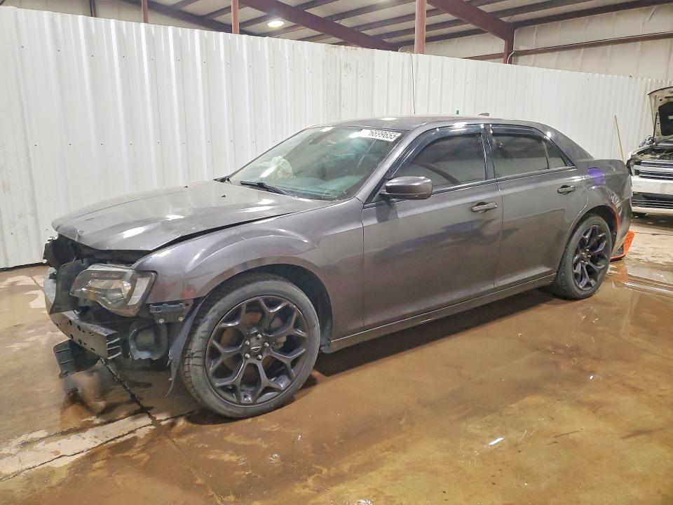 2019 CHRYSLER 300 S — VIN 2C3CCABG2KH516450