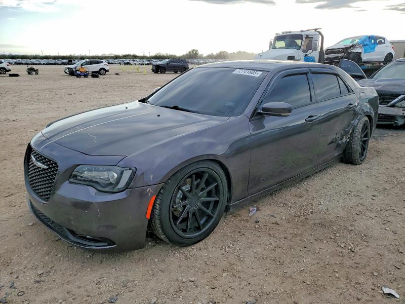 2015 CHRYSLER 300 S — VIN 2C3CCABG8FH756270