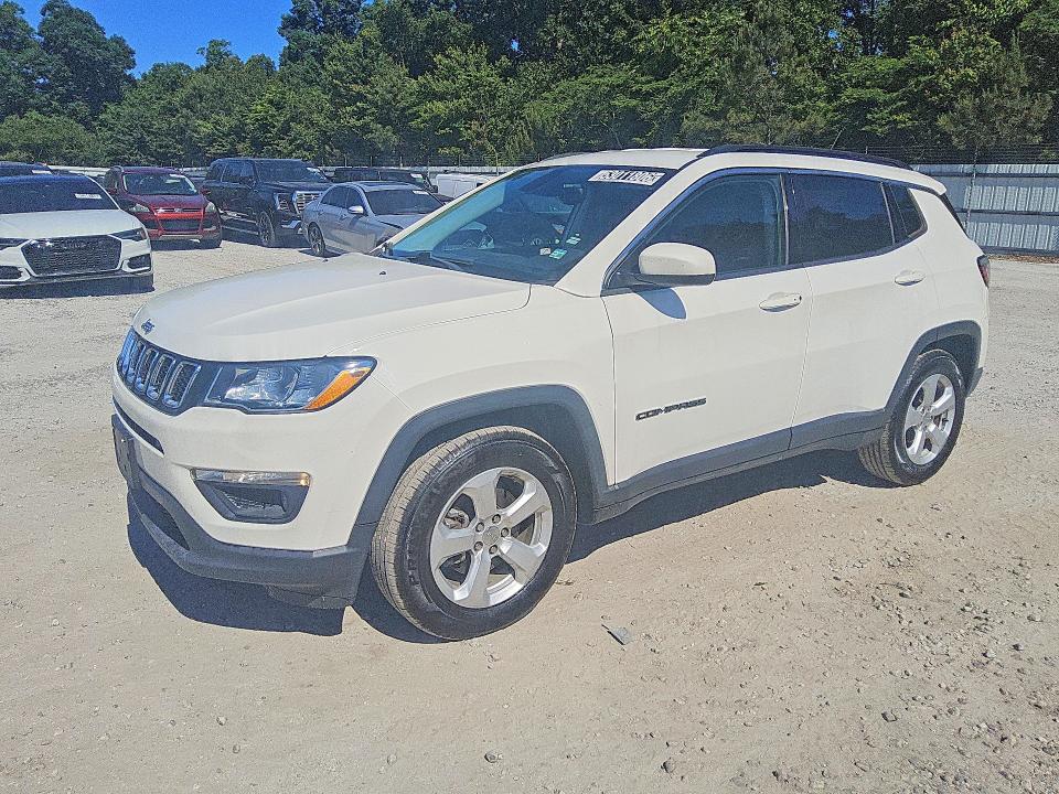 2018 JEEP COMPASS — VIN 3C4NJCBB2JT301800