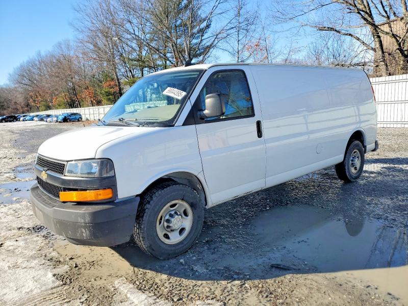 2019 CHEVROLET EXPRESS G2 — VIN 1GCWGBFP3K1156696