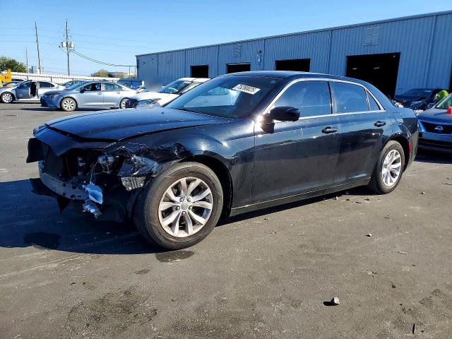 2015 CHRYSLER 300 LIMITE — VIN 2C3CCAAG3FH898494