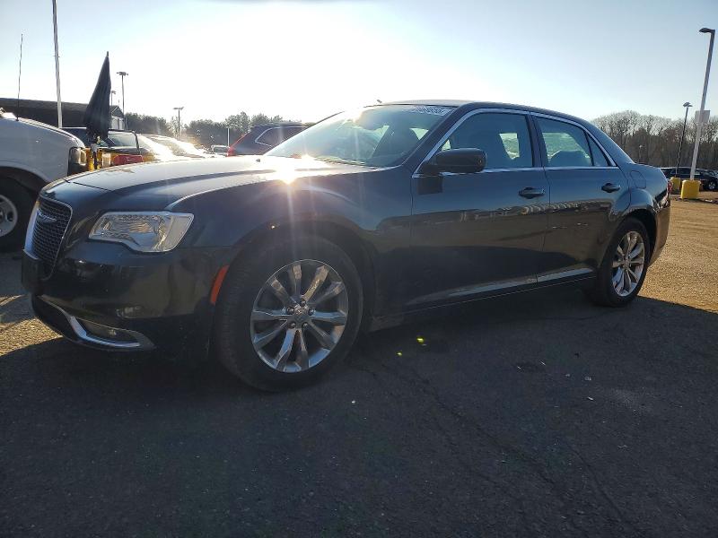 2015 CHRYSLER 300 LIMITE — VIN 2C3CCARG9FH904657