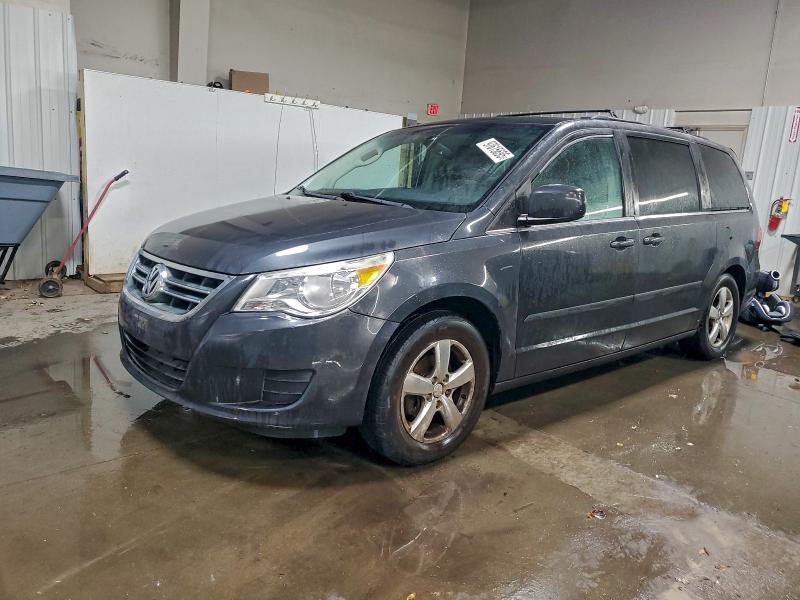 2011 VOLKSWAGEN ROUTAN SEL — VIN 2V4RW5DG7BR740704