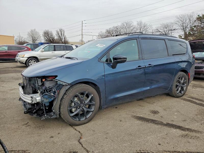 2025 CHRYSLER PACIFICA L — VIN 2C4RC1GG9SR562866