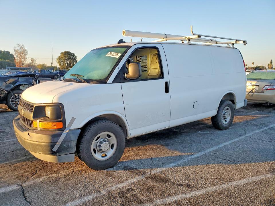 2017 CHEVROLET EXPRESS 25 — VIN 1GCWGAFG0H1131659