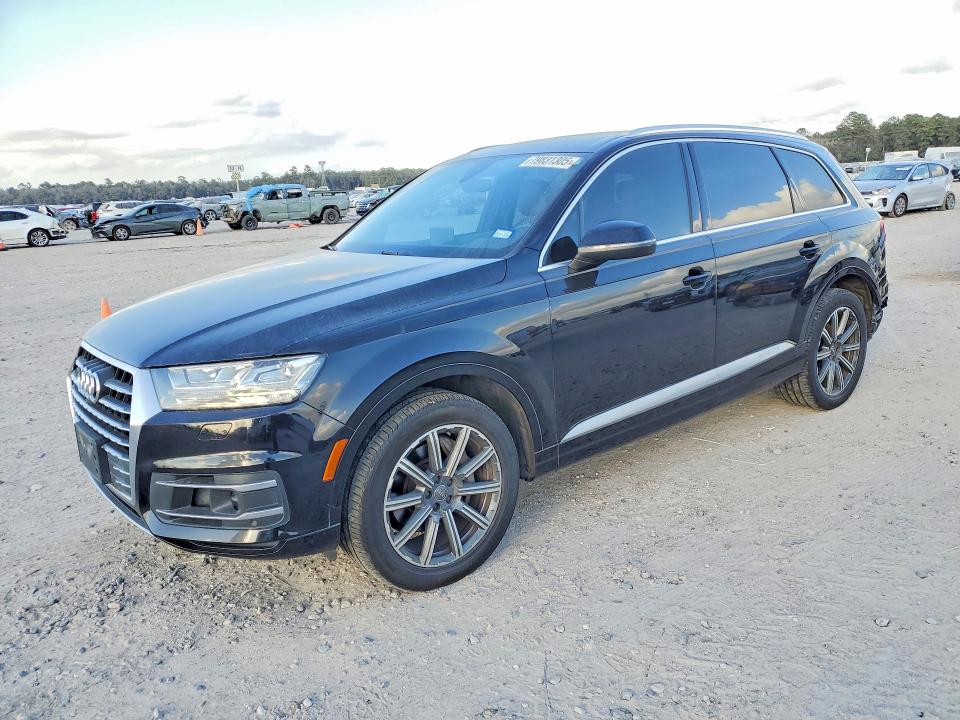 2017 AUDI Q7 — VIN WA1VAAF77HD049773