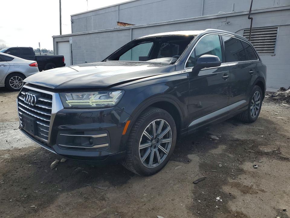 2017 AUDI Q7 — VIN WA1LAAF77HD036402