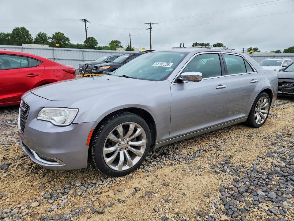 2018 CHRYSLER 300 — VIN 2C3CCAEG5JH262047