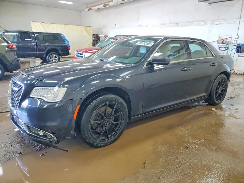 2016 CHRYSLER 300 — VIN 2C3CCARG7GH182543