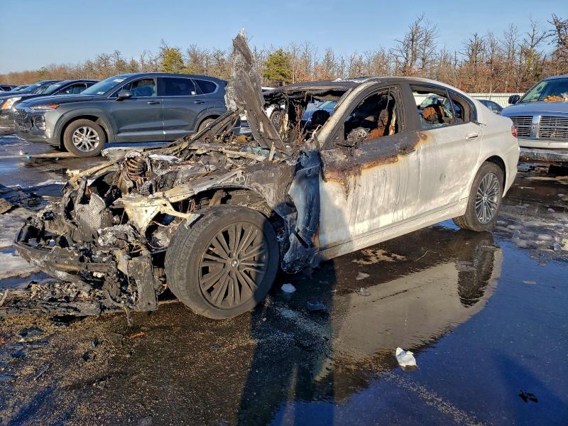 2018 BMW 530 XI — VIN WBAJA7C5XJG907927