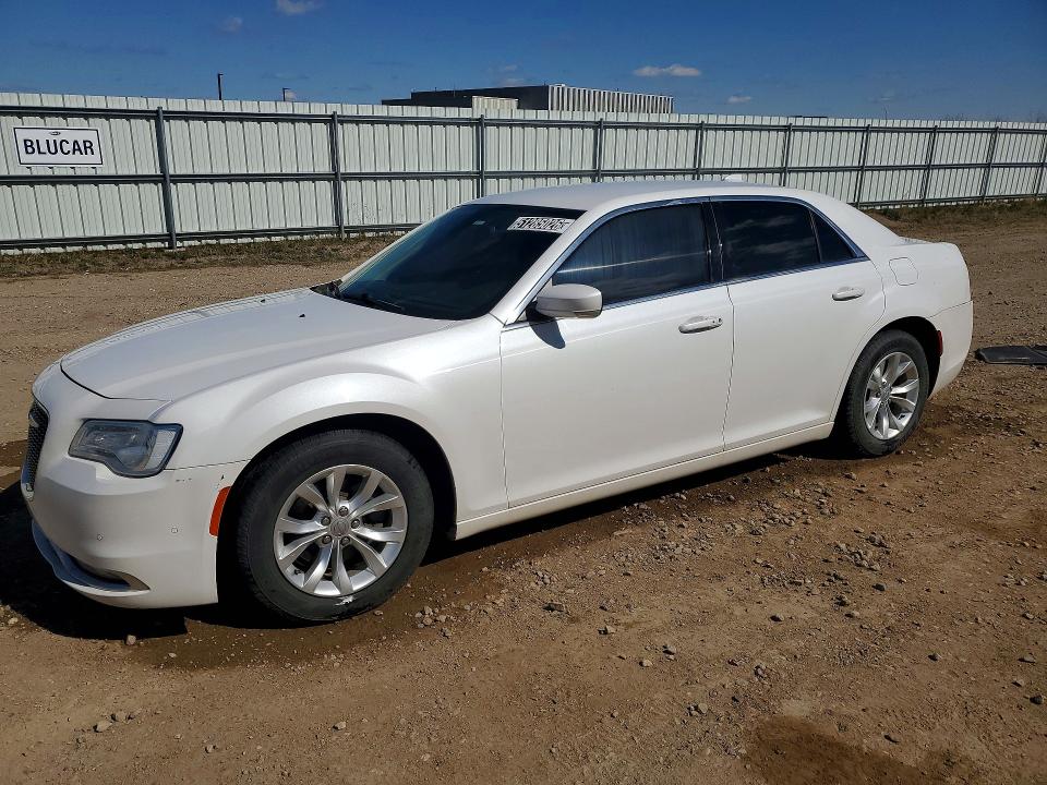 2016 CHRYSLER 300 — VIN 2C3CCAAGXGH233934