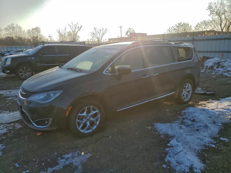 2017 CHRYSLER PACIFICA T — VIN 2C4RC1BG2HR534424