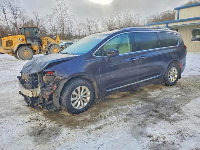 2019 CHRYSLER PACIFICA T — VIN 2C4RC1BGXKR593793