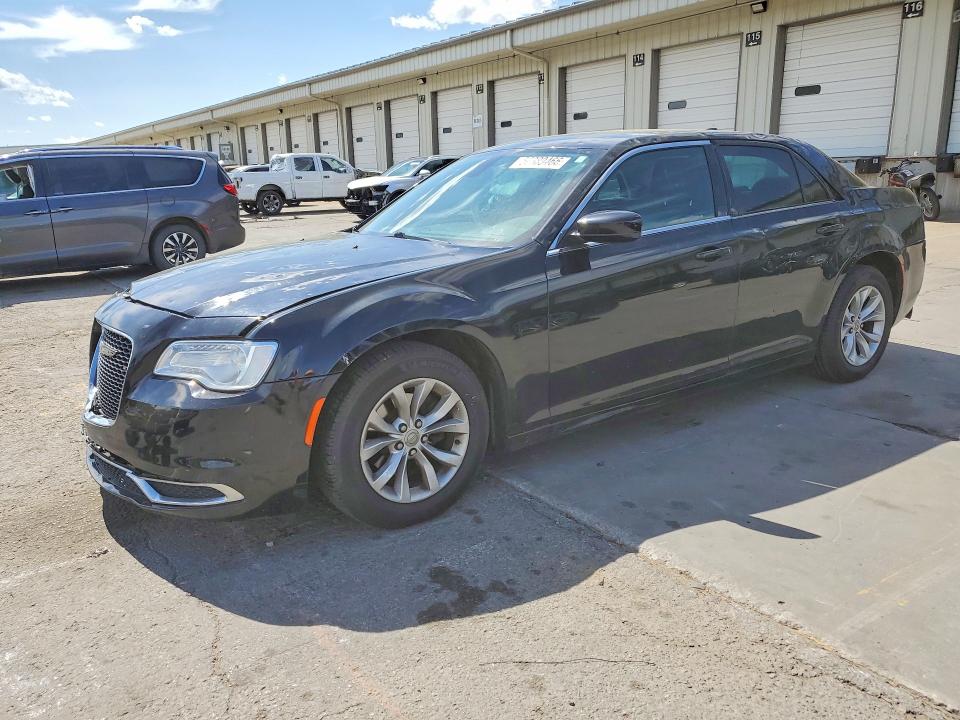 2015 CHRYSLER 300 — VIN 2C3CCAAG7FH807873