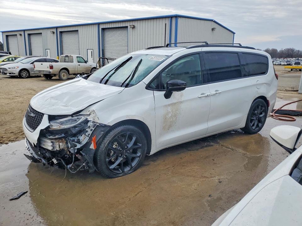 2025 CHRYSLER PACIFICA L — VIN 2C4RC1GG6SR520333