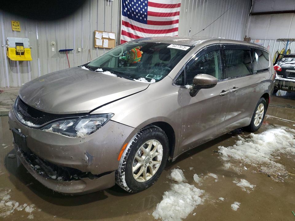 2017 CHRYSLER PACIFICA L — VIN 2C4RC1CG6HR744779