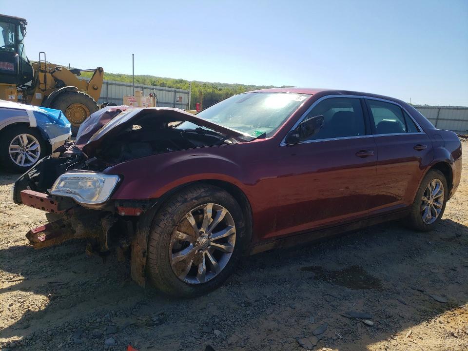 2016 CHRYSLER 300 — VIN 2C3CCARG3GH311541