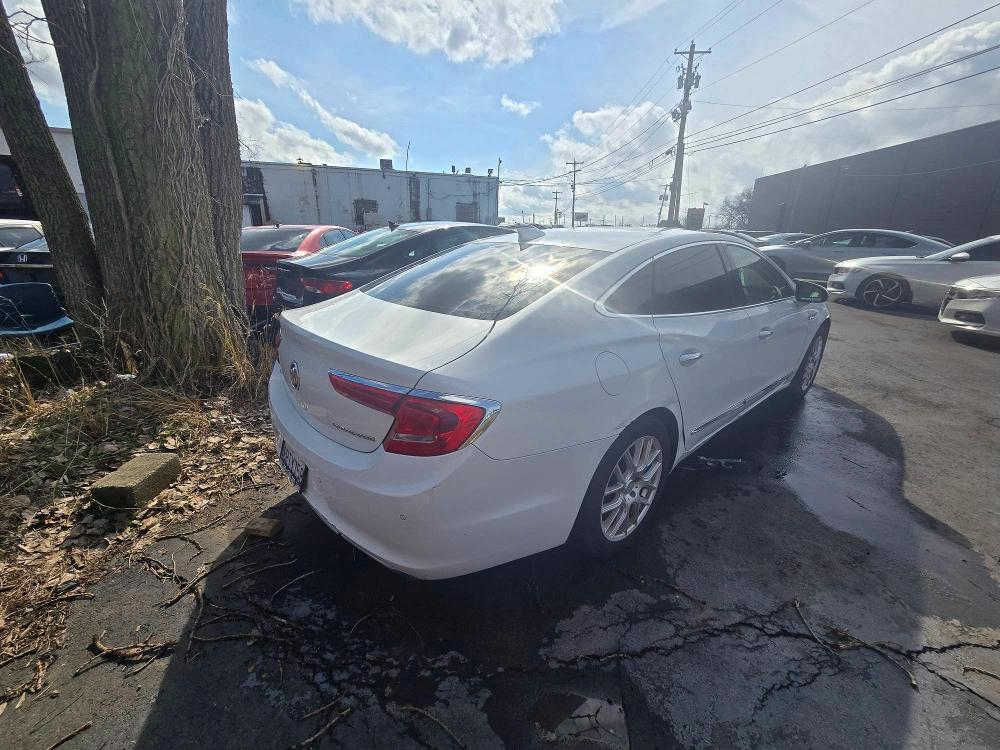 1G4ZR5SS8HU168526